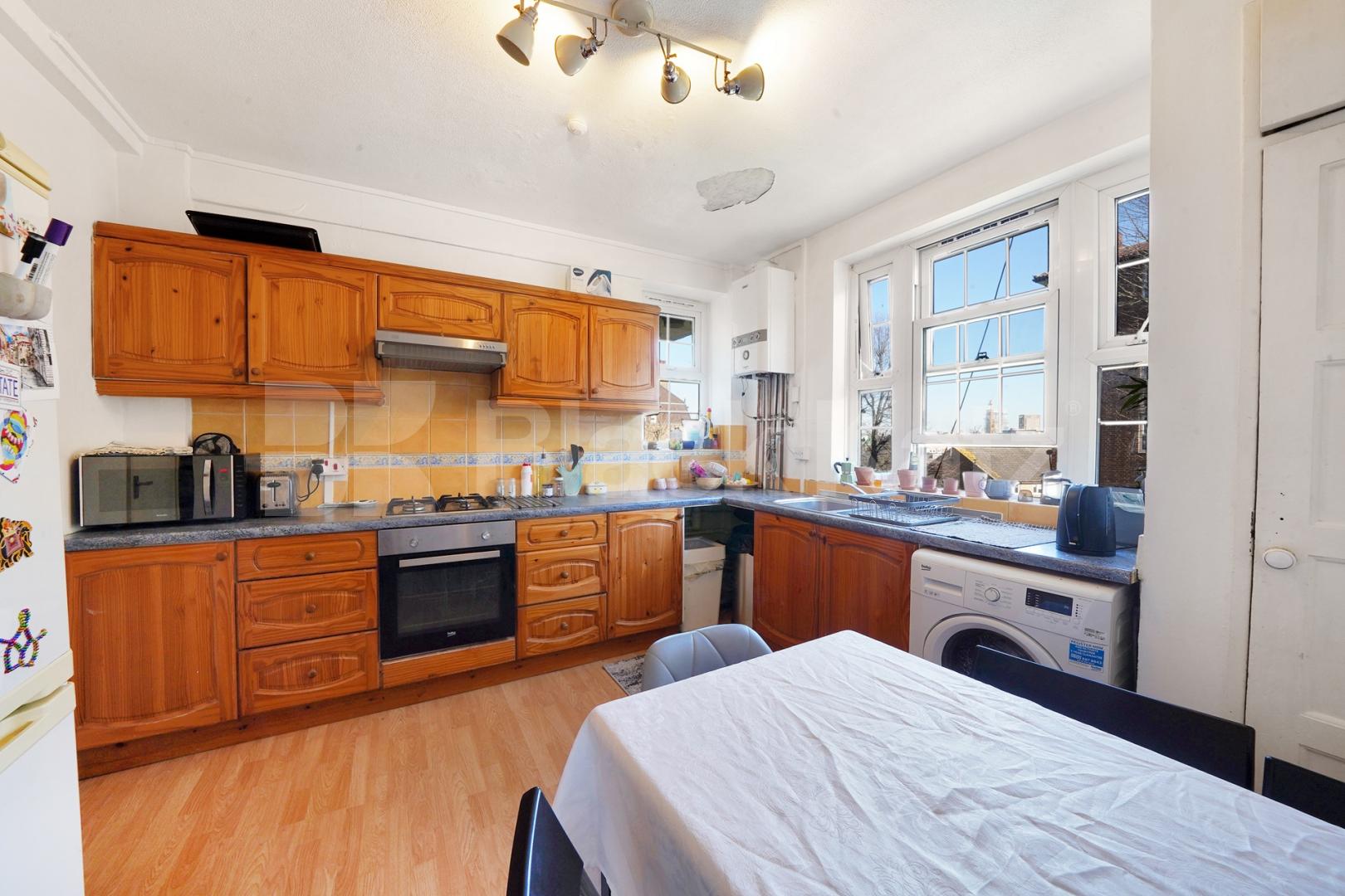Superbly located Mid-Century development  Doddington Grove, Kennington